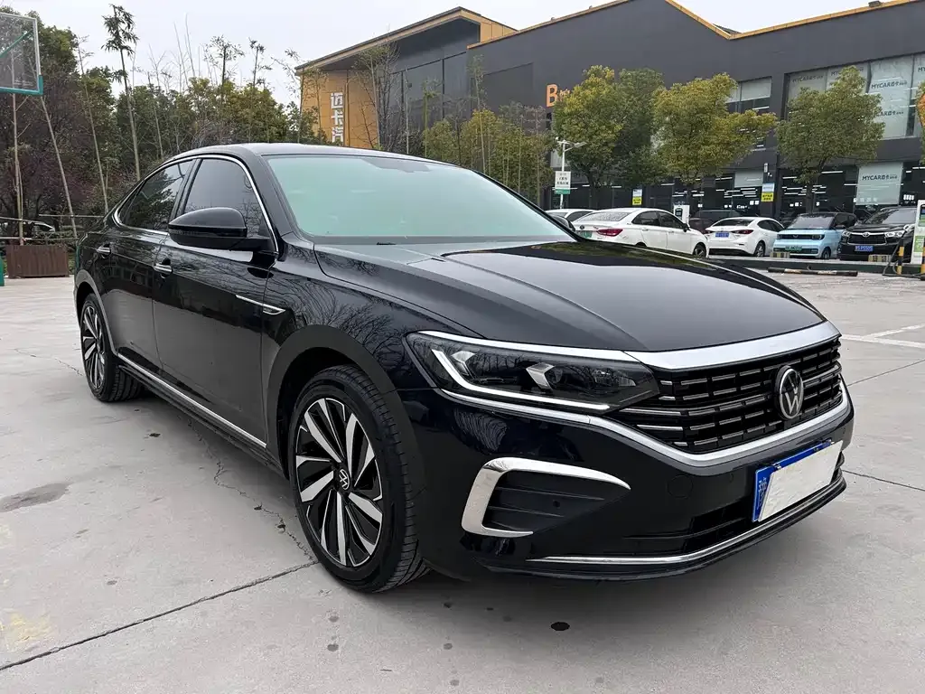 Volkswagen Passat — фото 8