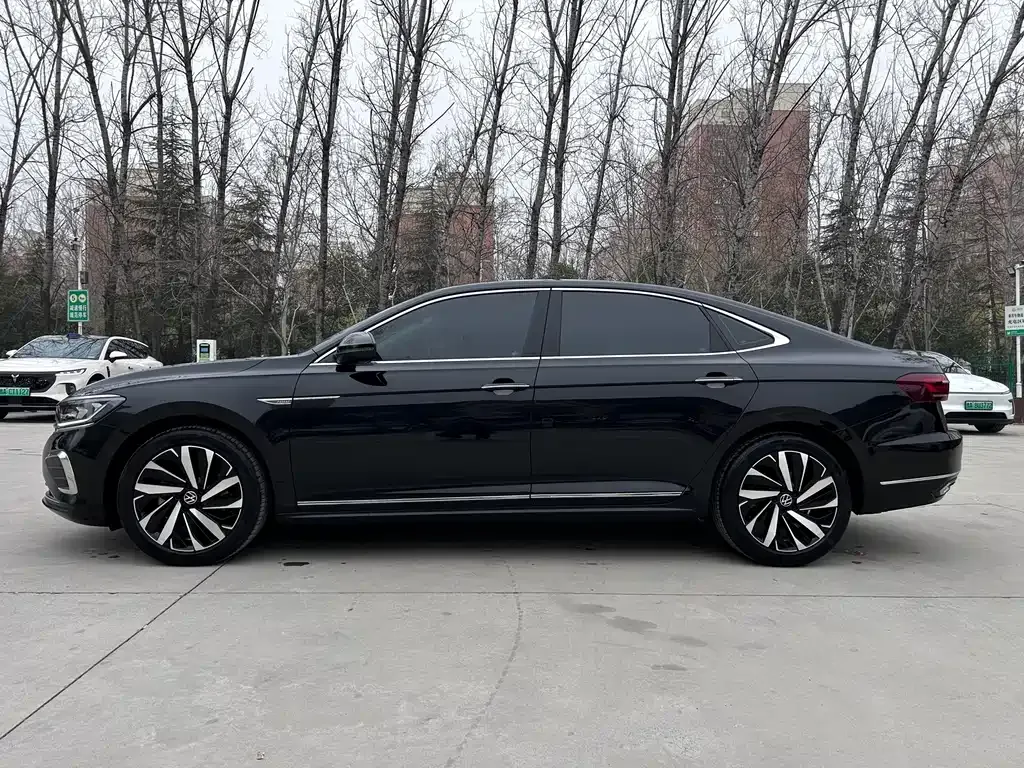 Volkswagen Passat — фото 4