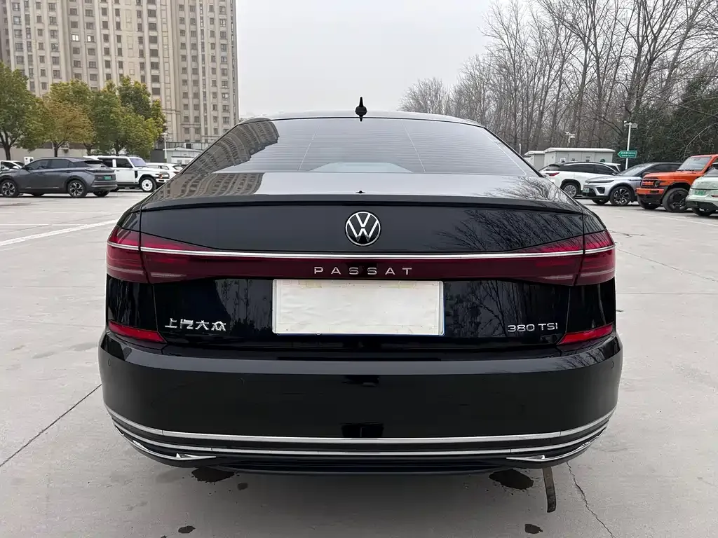 Volkswagen Passat — фото 6
