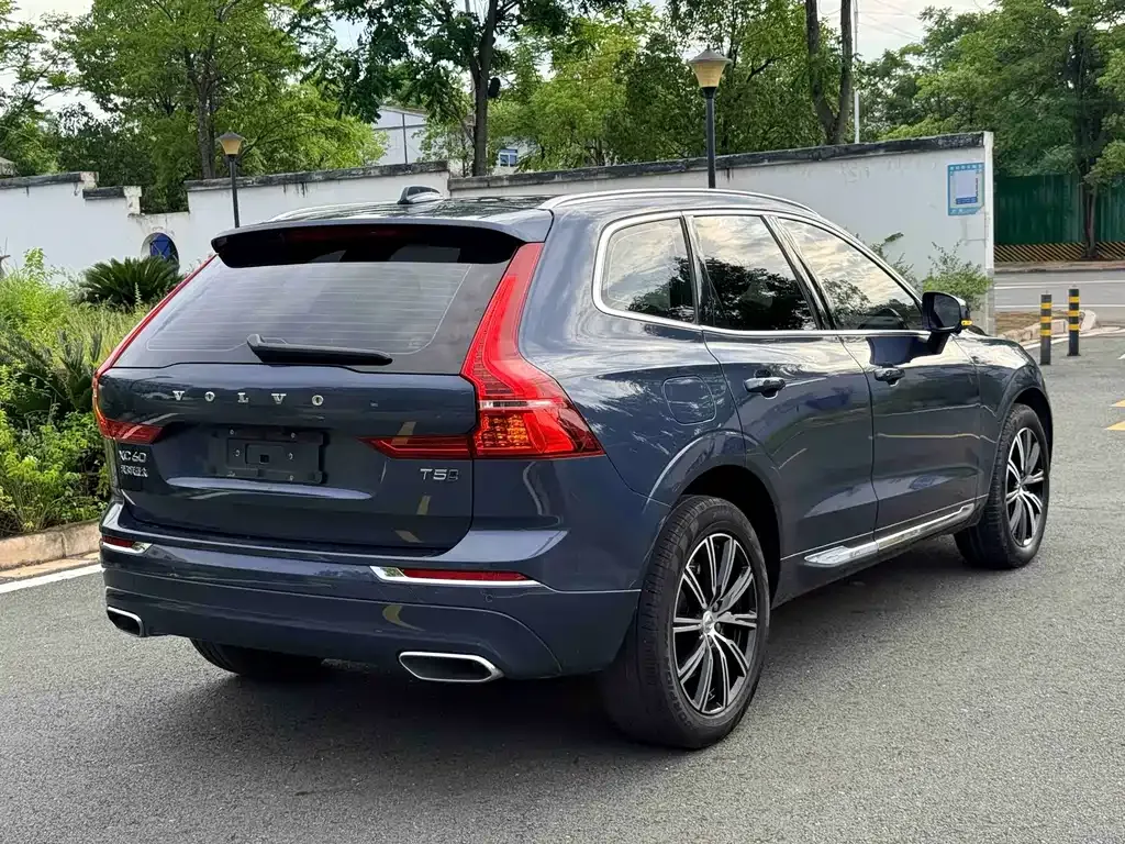 Volvo XC60 — фото 6