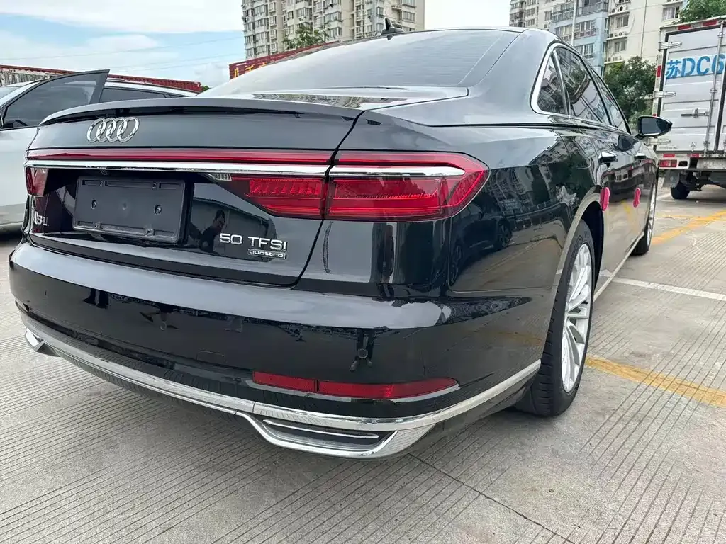 Audi A8 — фото 10