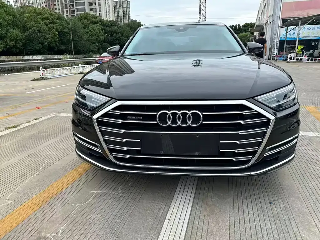 Audi A8 — фото 9