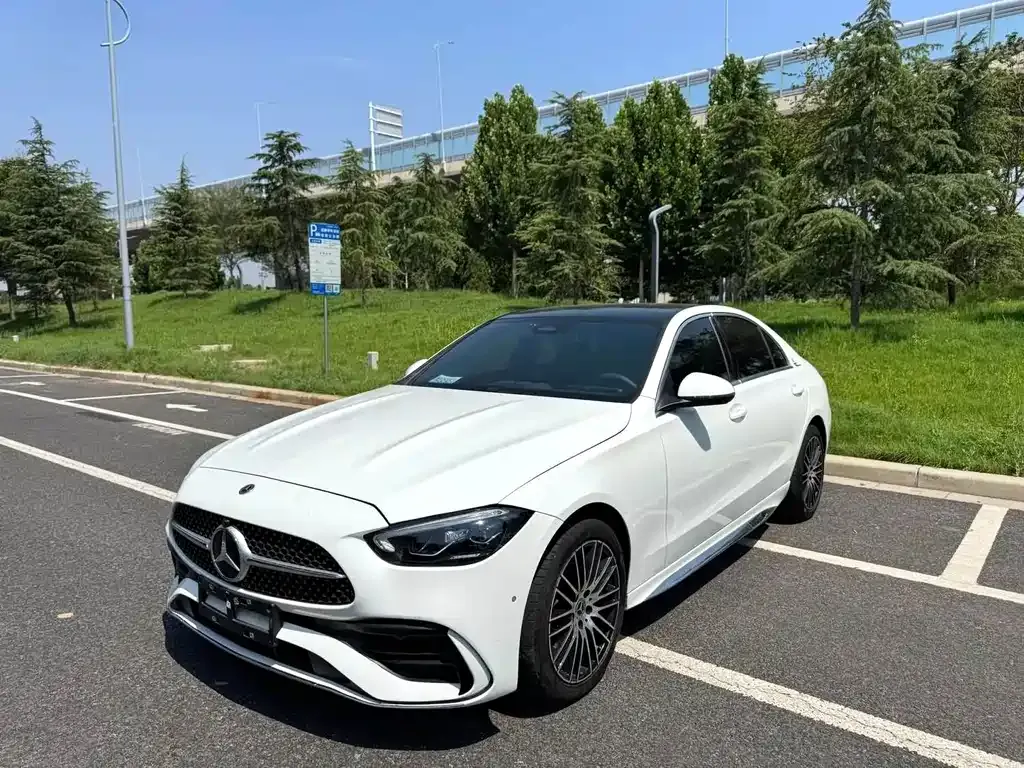 Mercedes-Benz C-Class — фото 1