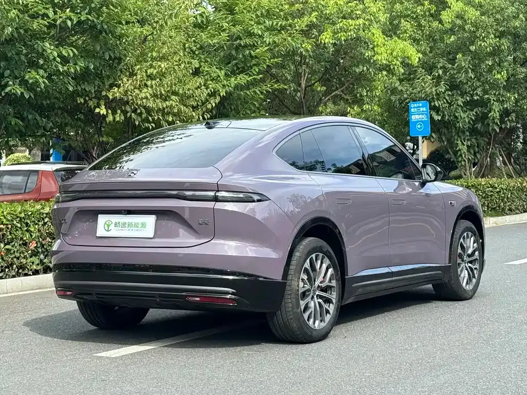NIO EC6 — фото 8
