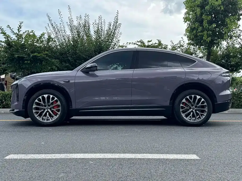 NIO EC6 — фото 10