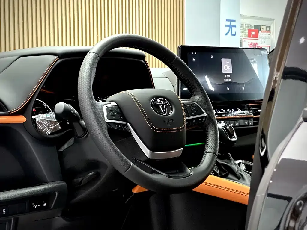 Toyota Sienna — фото 2