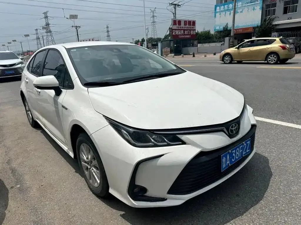 Toyota Corolla — фото 1