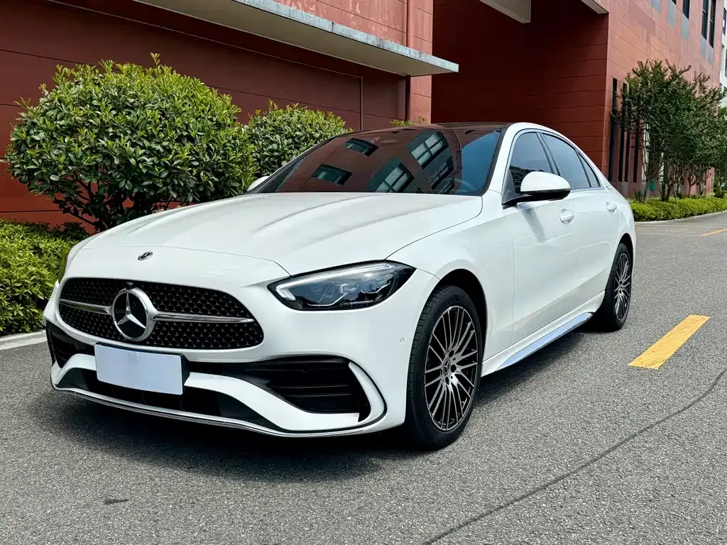 Mercedes-Benz C-Class — фото 1