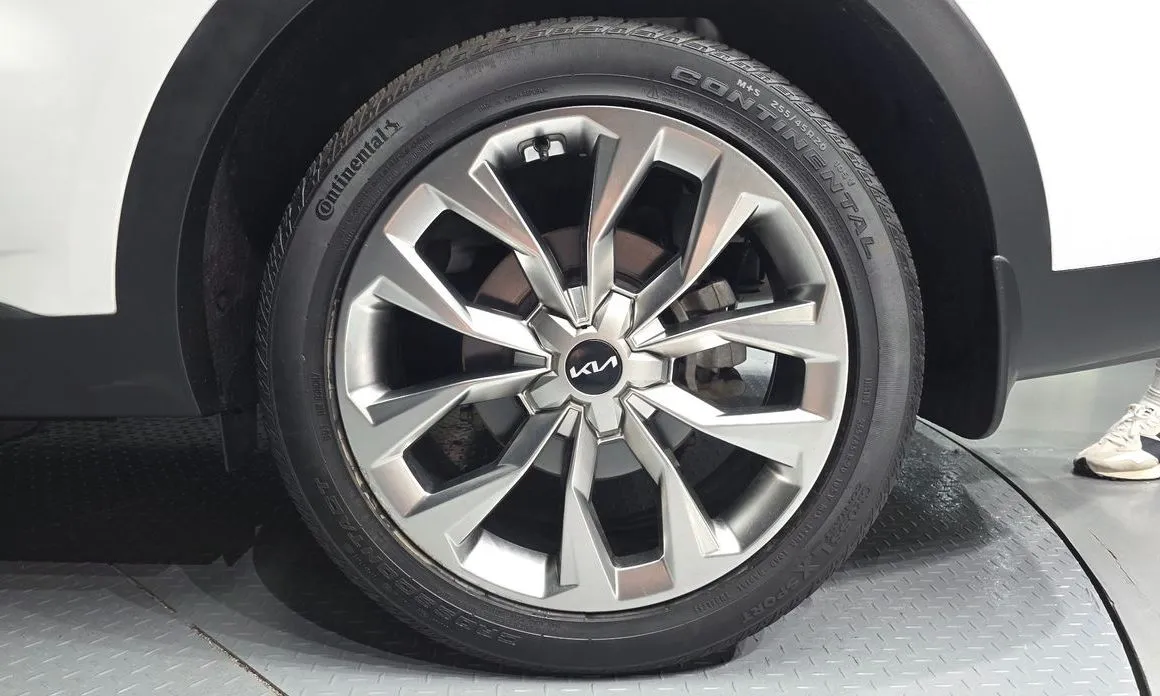 Kia Sorento — фото 6