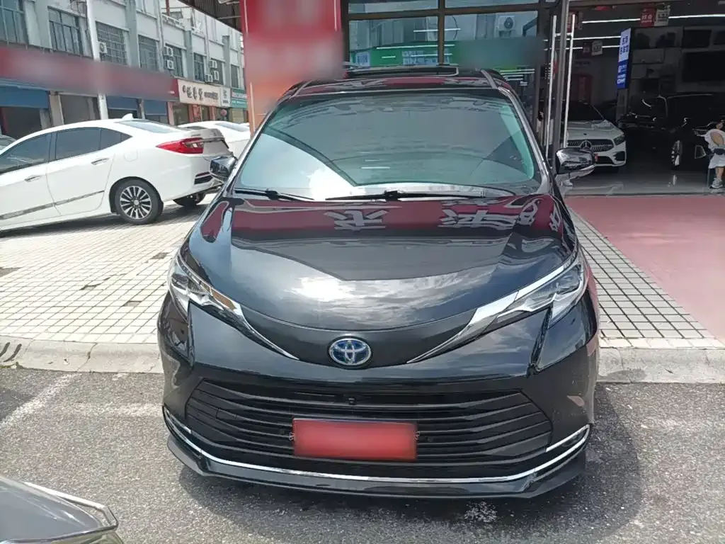 Toyota Sienna 2024 из CN, фото 7