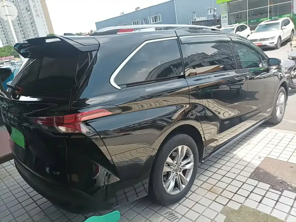 Toyota Sienna 2024 из CN, фото 9