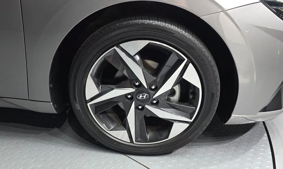 Hyundai AVANTE — фото 9