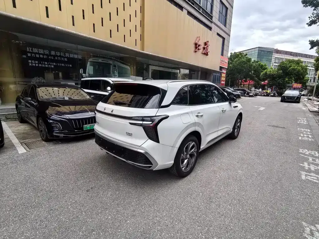 Hongqi HS3 PHEV — фото 9