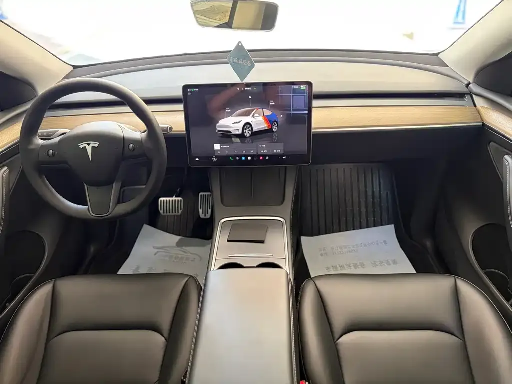 Tesla Model Y — фото 4