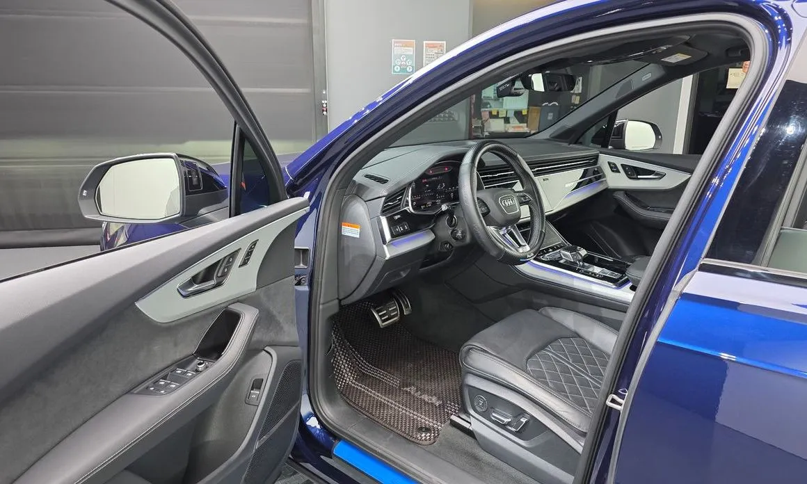 Audi Q7 2023 из KR, фото 7