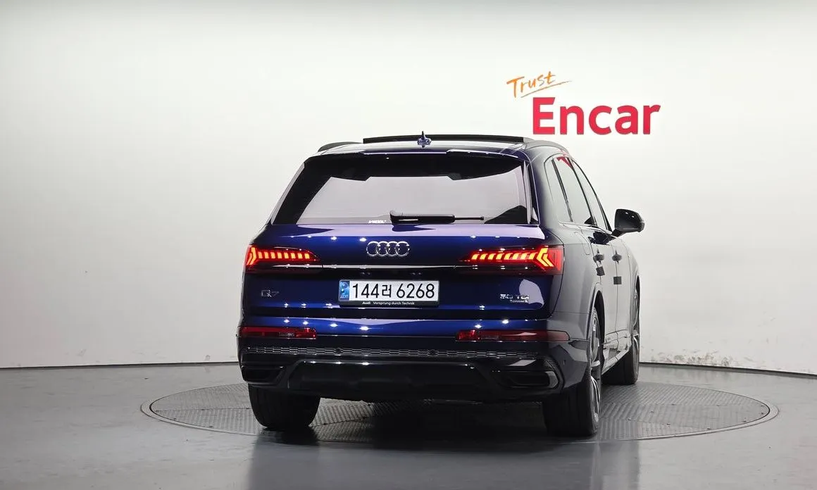 Audi Q7 2023 из KR, фото 4