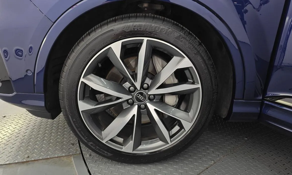 Audi Q7 2023 из KR, фото 6