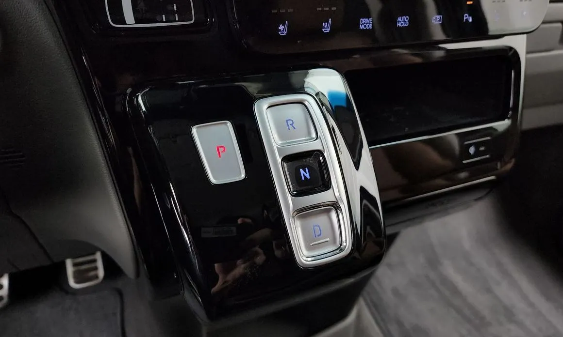 Hyundai Staria — фото 3
