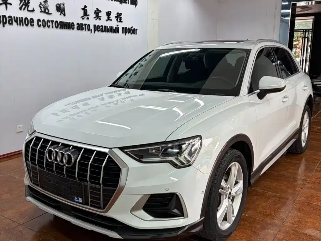 Audi Q3 — фото 1