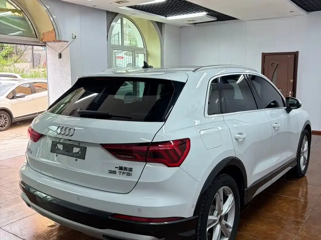 Audi Q3 — фото 10