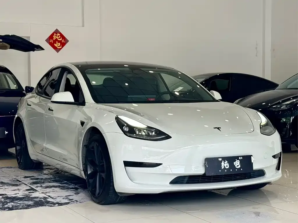 Tesla Model 3 — фото 7