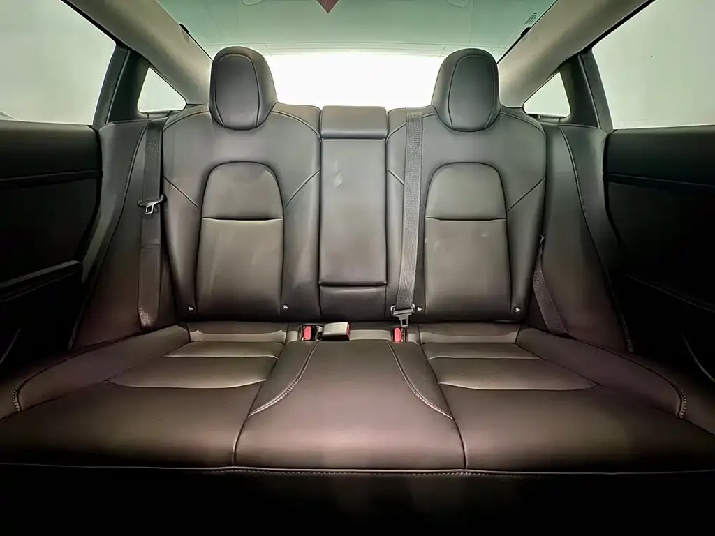 Tesla Model 3 — фото 10
