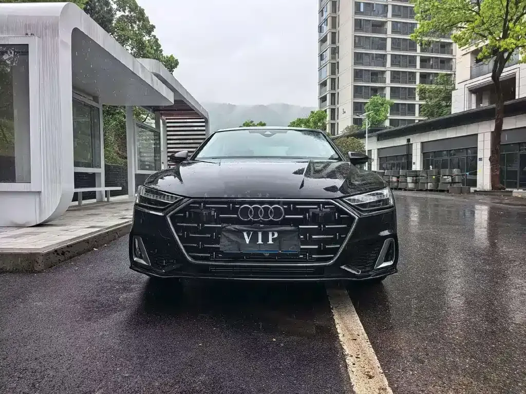 Audi A7L — фото 8