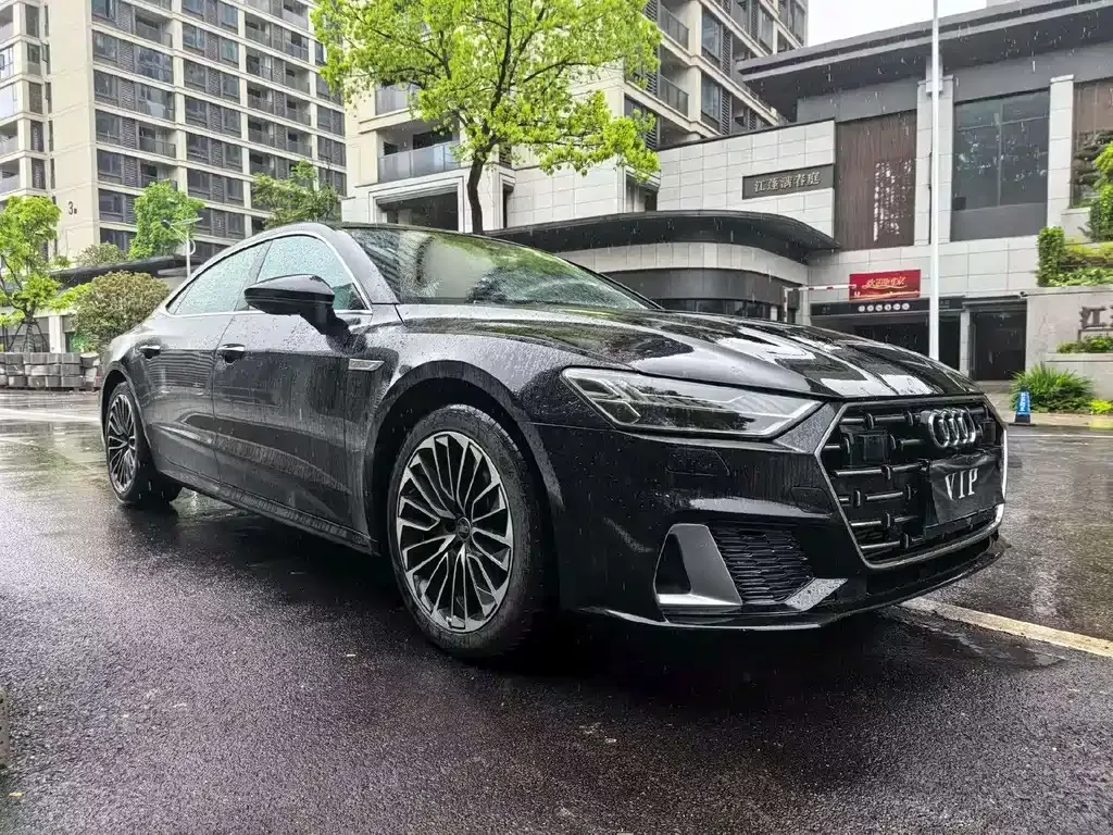 Audi A7L — фото 9