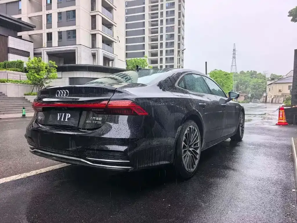 Audi A7L — фото 6