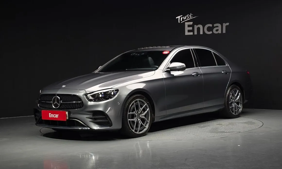 Mercedes-Benz E-Class — фото 1