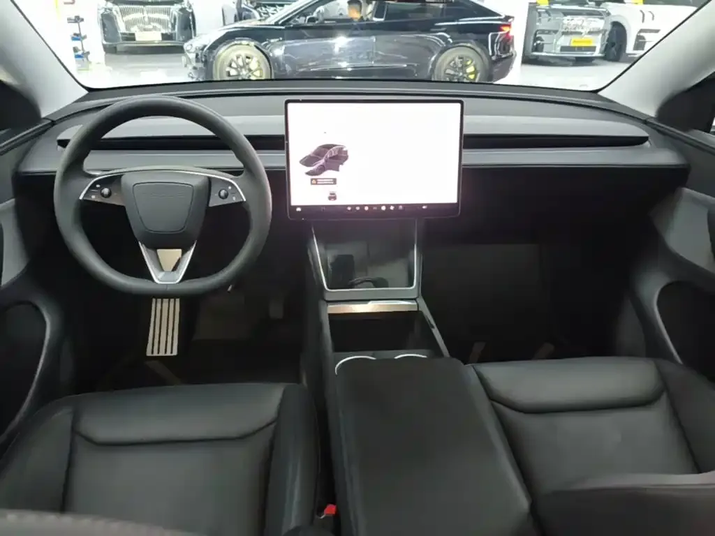 Tesla Model Y — фото 3
