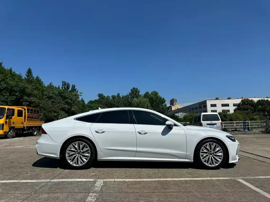 Audi A7 — фото 8