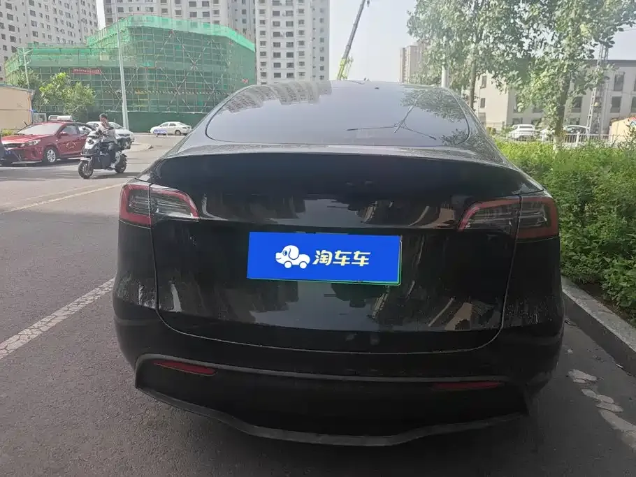 Tesla Model Y — фото 9
