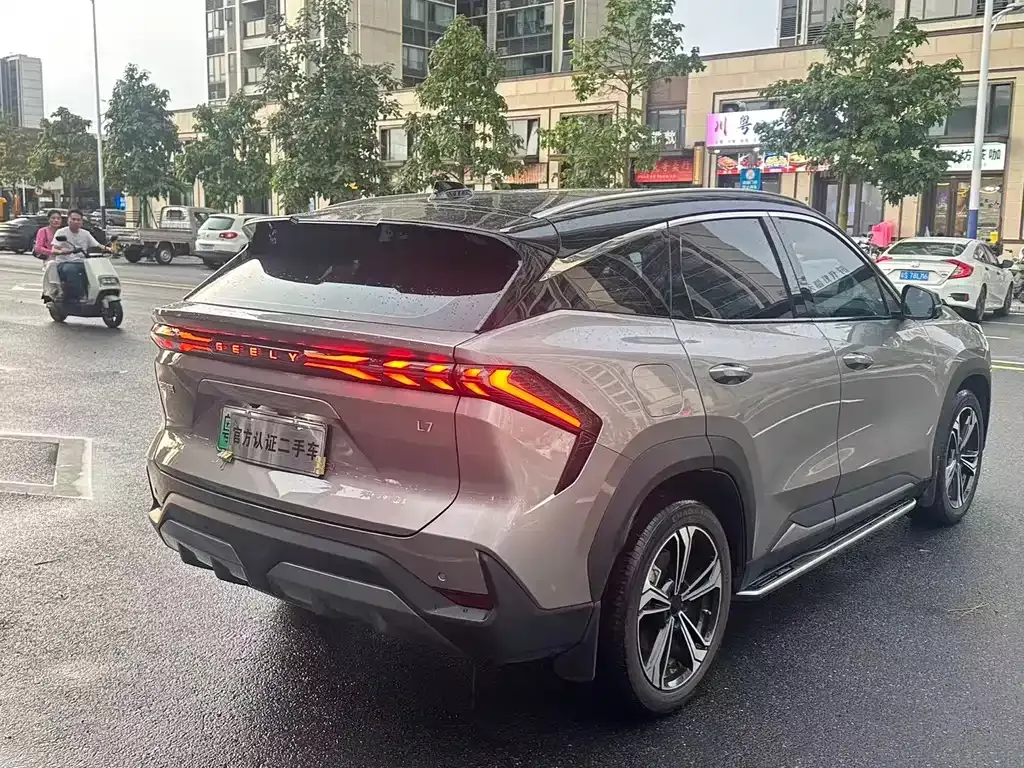 Geely Galaxy L7 — фото 10