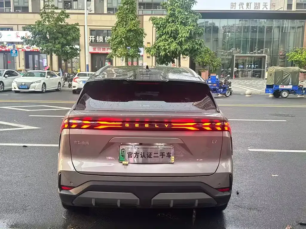 Geely Galaxy L7 — фото 6