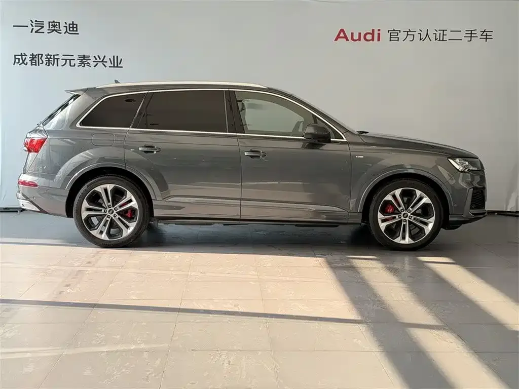 Audi Q7 — фото 6