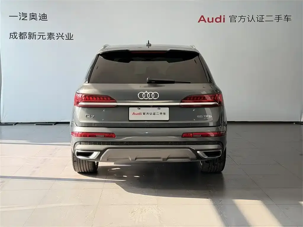 Audi Q7 — фото 8