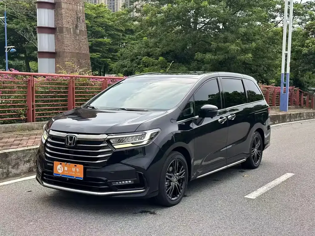 Honda Odyssey — фото 1