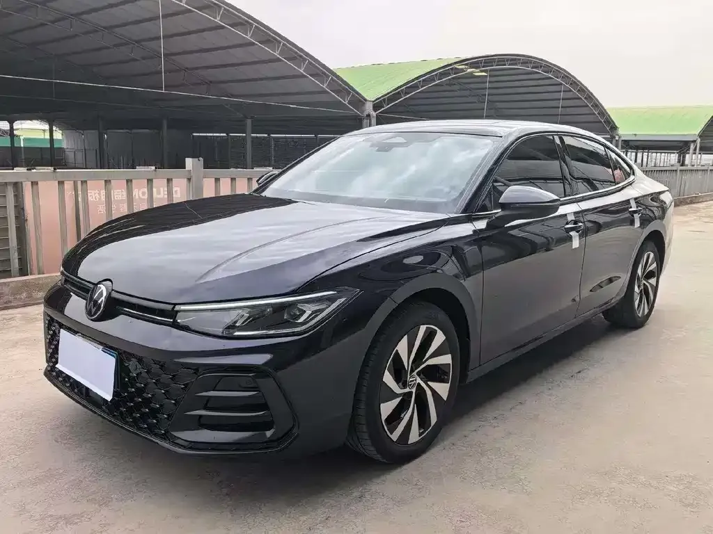 Volkswagen Passat — фото 1