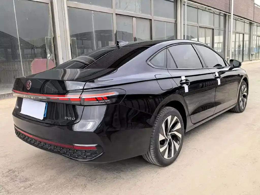 Volkswagen Passat — фото 6