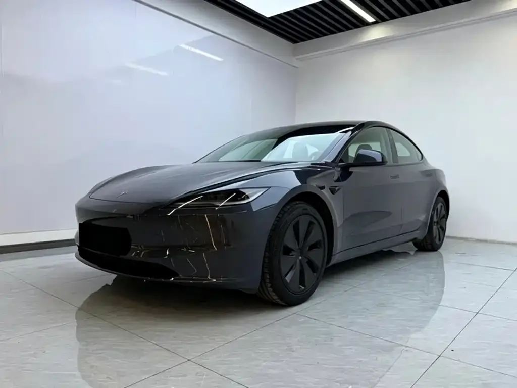 Tesla Model 3 — фото 1