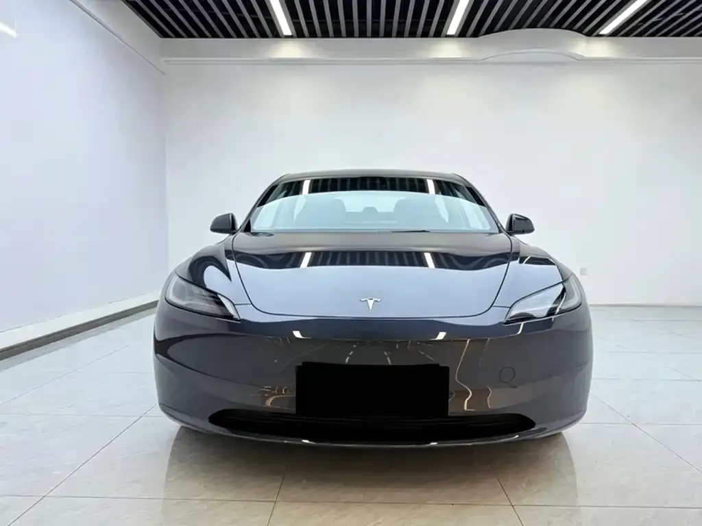 Tesla Model 3 — фото 2