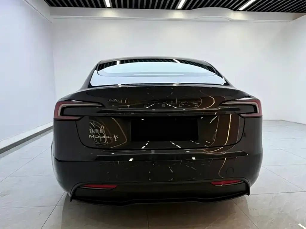 Tesla Model 3 — фото 3