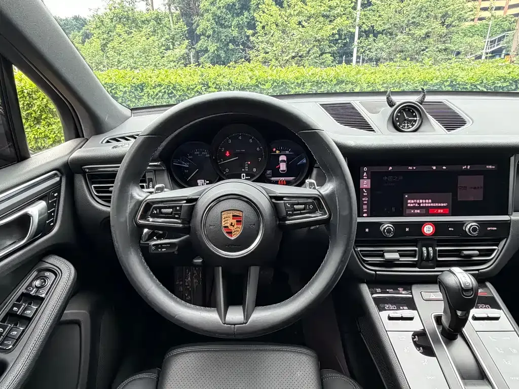 Porsche Macan — фото 9