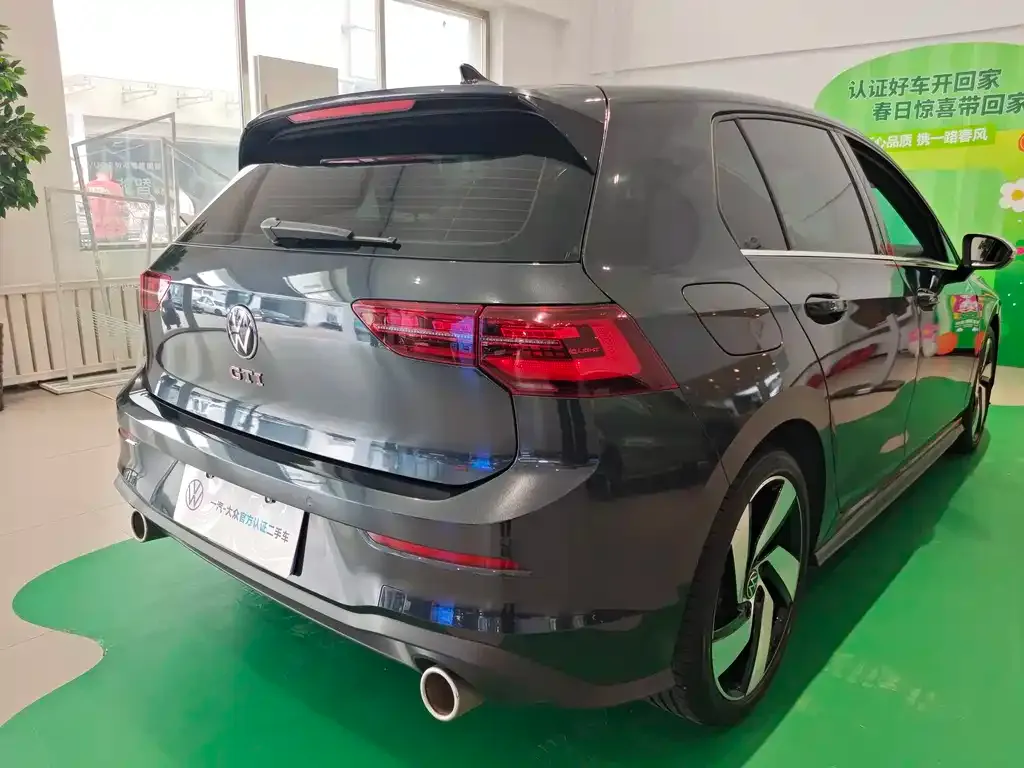 Volkswagen Golf GTI — фото 6
