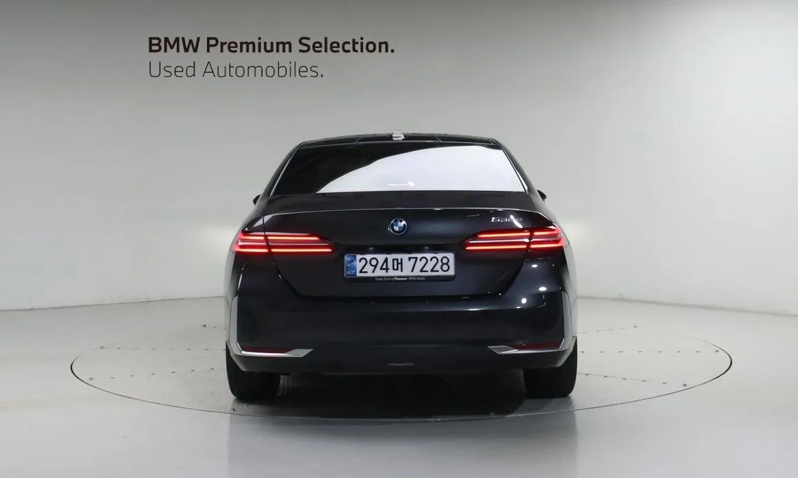 BMW 5-Series 2024 из KR, фото 5