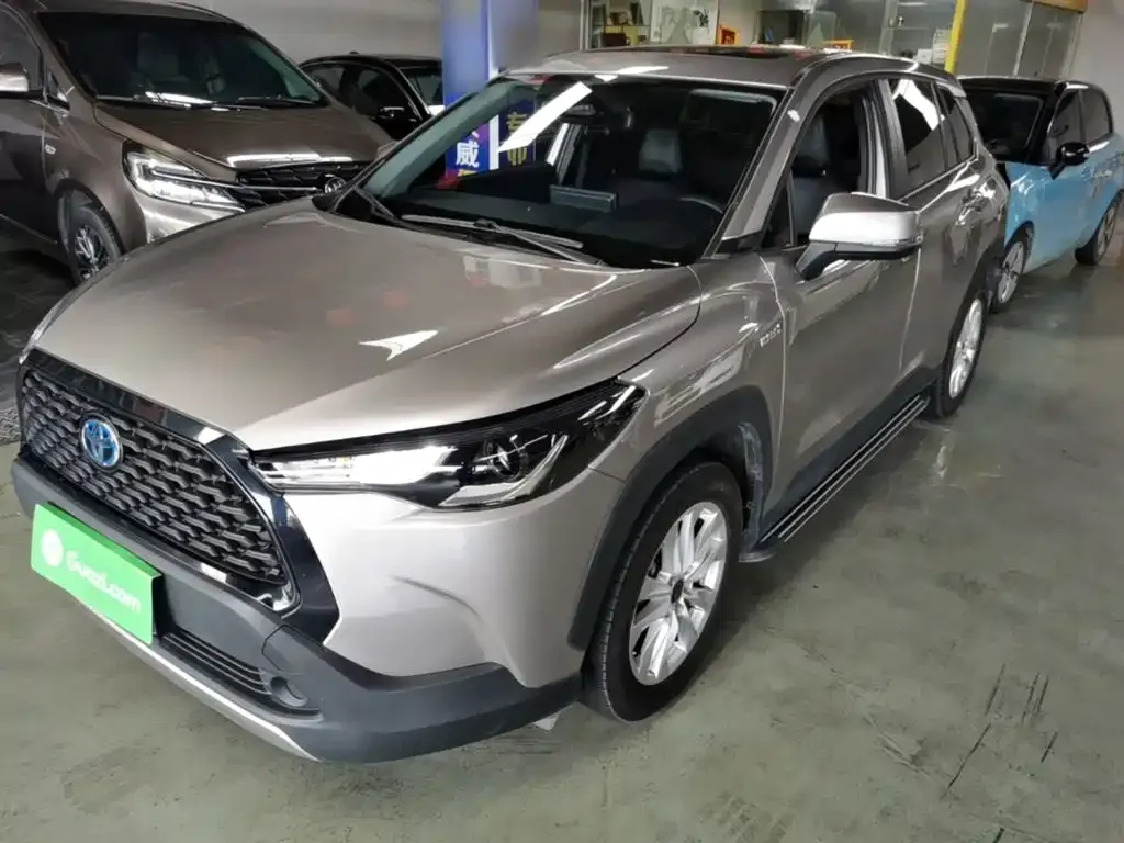 Toyota Corolla Cross — фото 1