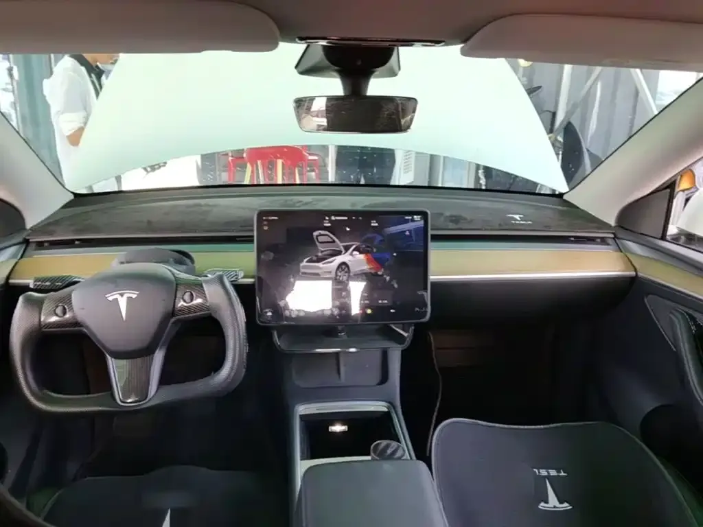 Tesla Model Y — фото 4