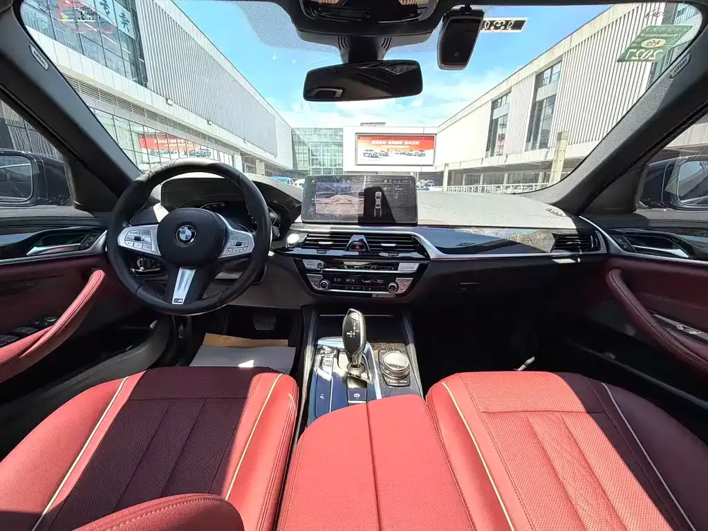 BMW 5 Series — фото 10