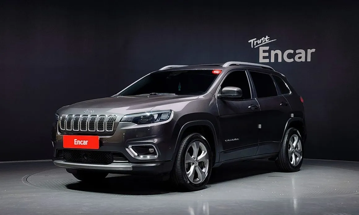 Jeep Cherokee — фото 1